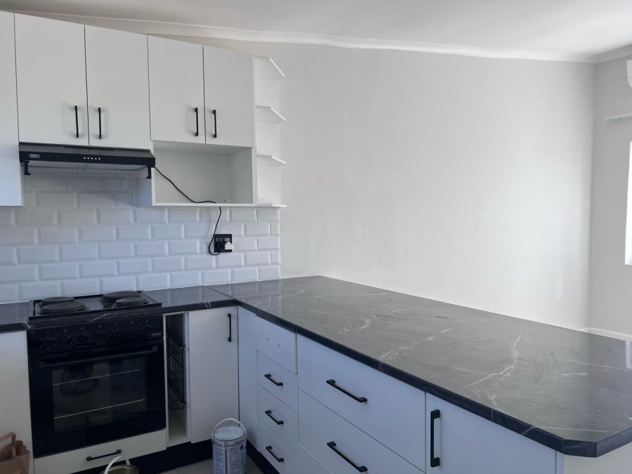 To Let 2 Bedroom Property for Rent in Parklands Western Cape